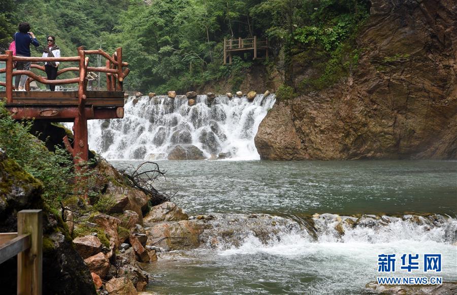 (美麗中國)(6)霧漫官鵝溝