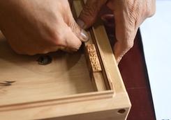 （社會(huì)）（4）雕版印刷大師陳義時(shí)：畢生守祖藝 “拳刀”傳非遺