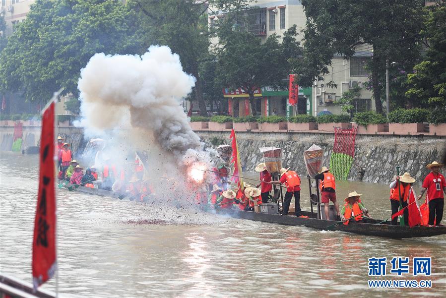 (體育·專題)(7)全民健身·悅動人生—“一水同舟”