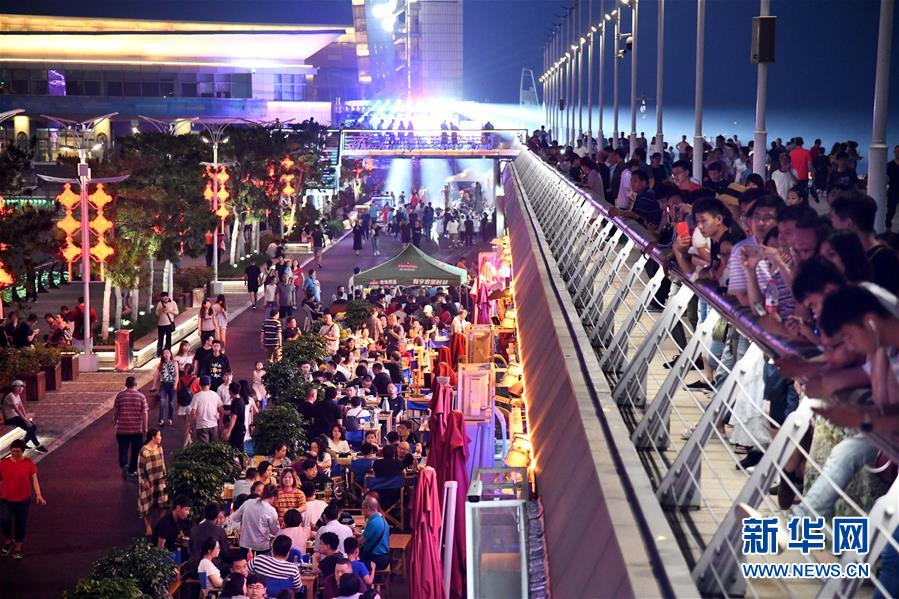（經濟）（2）青島：夏日夜精彩