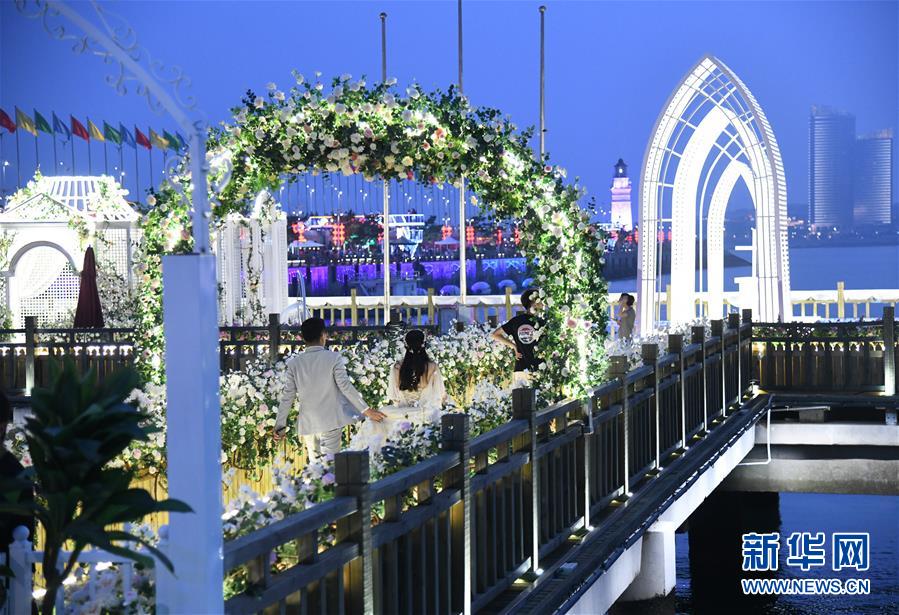 （經濟）（3）青島：夏日夜精彩