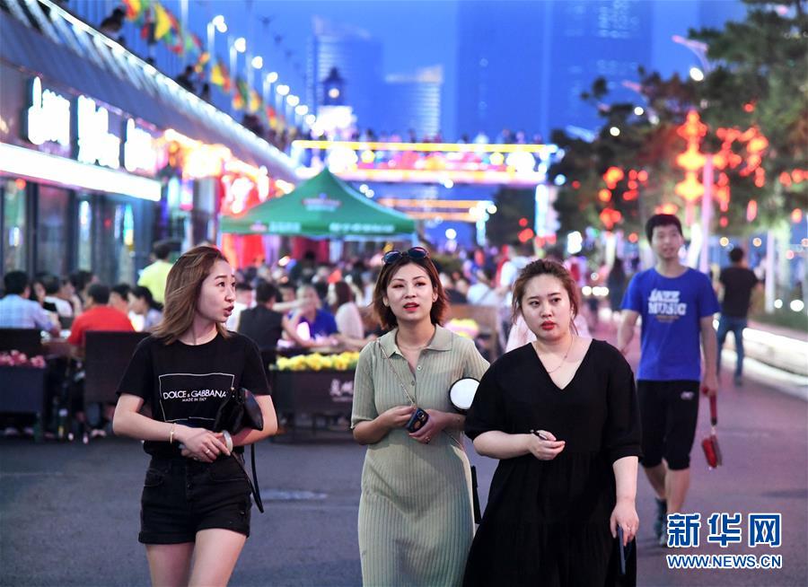 （經濟）（5）青島：夏日夜精彩