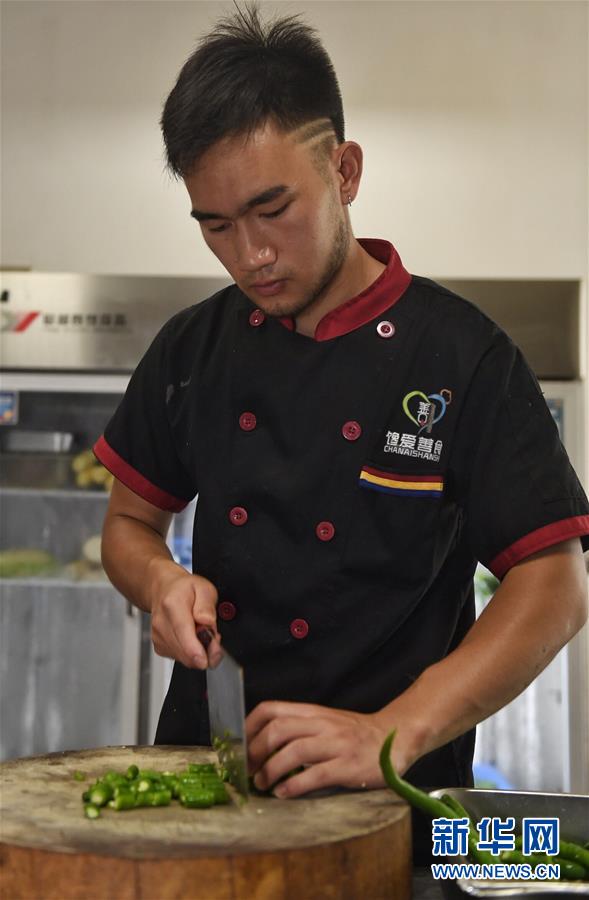 (圖片故事)(12)“無聲外賣”托起自食其力生活希望
