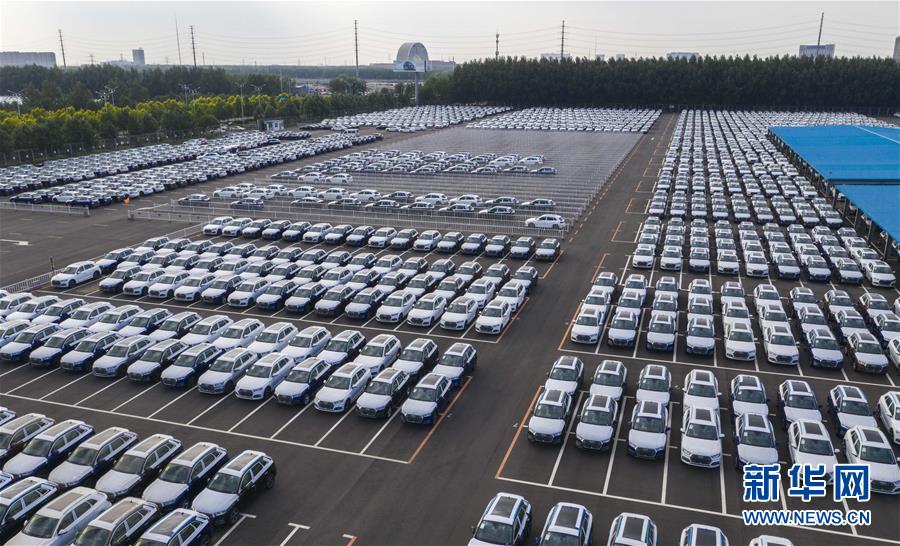 （經(jīng)濟(jì)）（2）上半年我國(guó)汽車產(chǎn)銷量分別達(dá)1213.2萬(wàn)輛和1232.3萬(wàn)輛