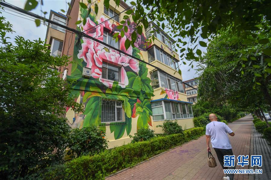 （社會(huì)）（3）長(zhǎng)春：樓體彩繪扮靚城市街景