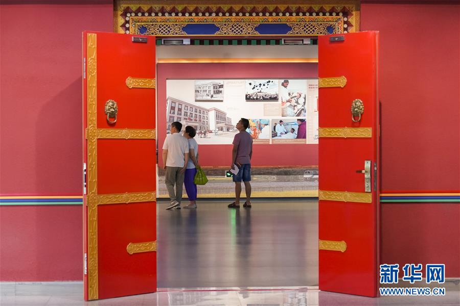 （社會）（2）走進“廢奴豐碑——西藏民主改革60周年特展”