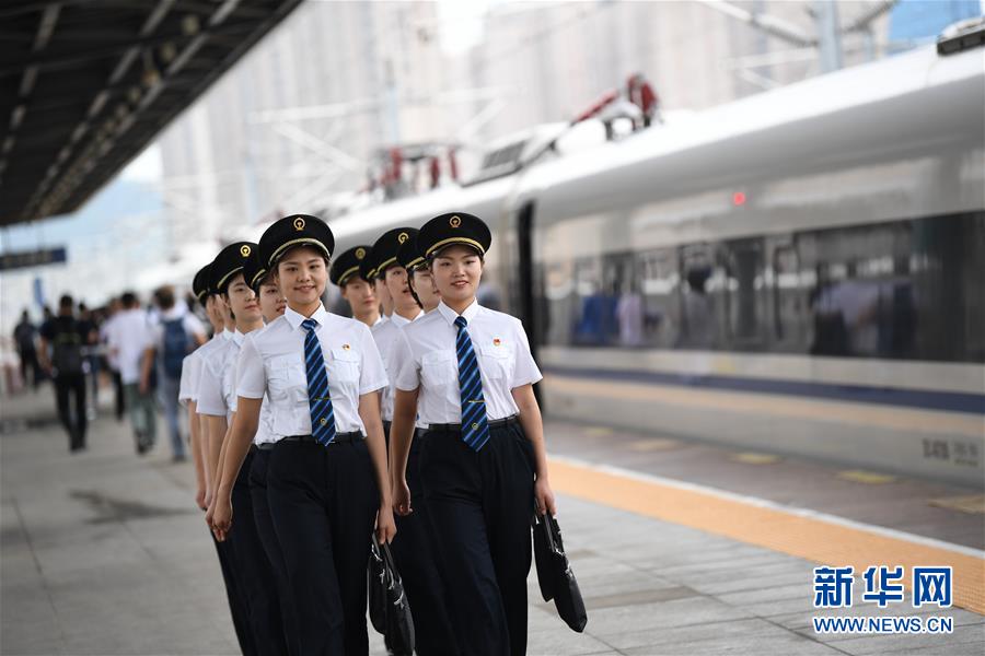 （社會）（12）國內鐵路將迎來首批女動車組司機