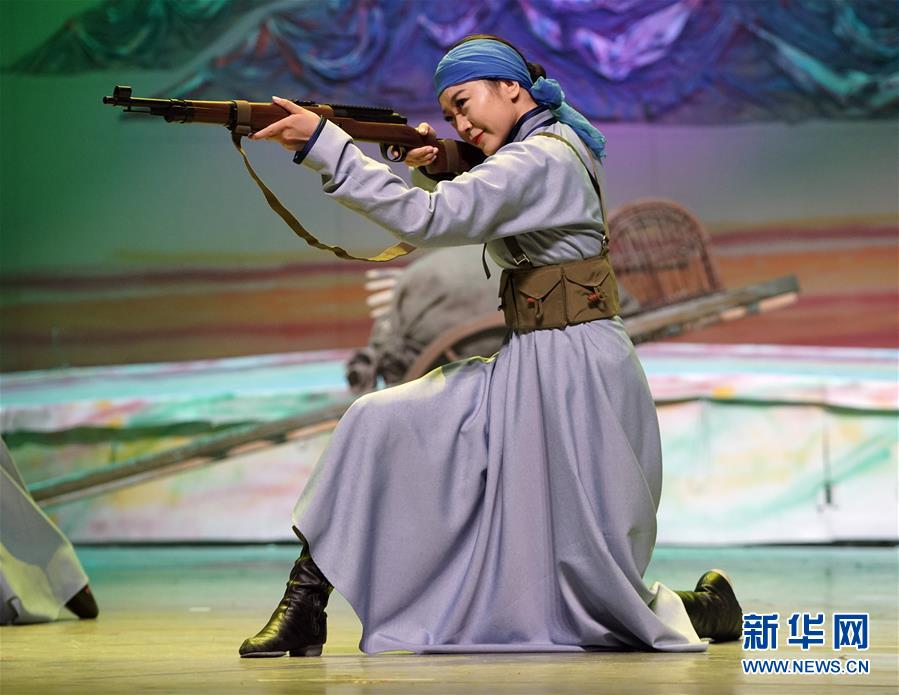 (文化)(7)草原深處上演“朱日和情”