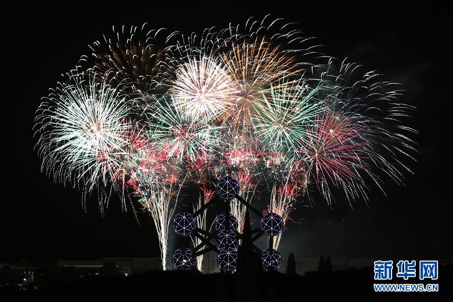 （國際）（1）“花”開夏夜