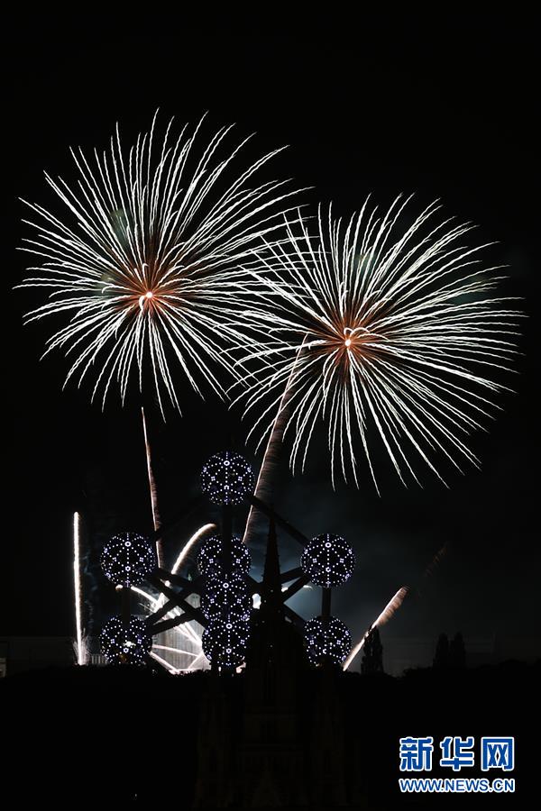 （國際）（3）“花”開夏夜