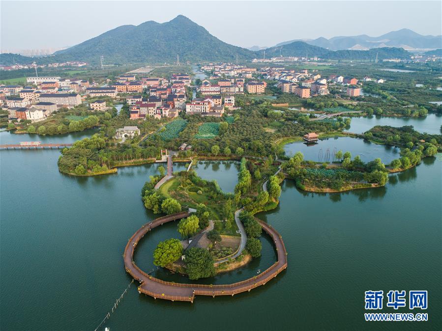 （美麗中國）（1）水上景觀棧道扮靚江南水鄉古鎮