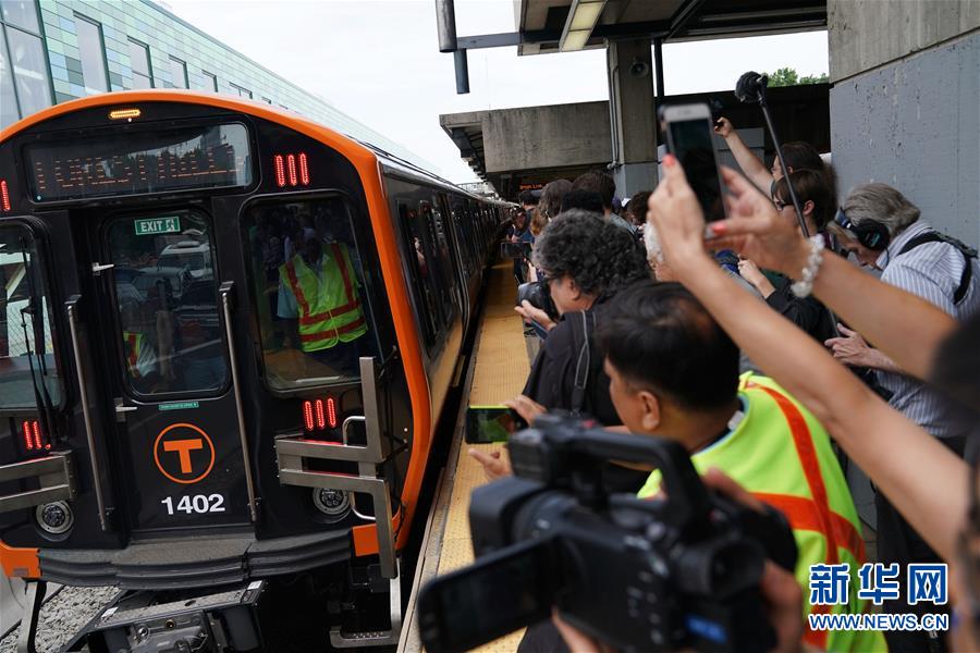 (國際)(1)中車在美生產首批地鐵車輛正式載客運營