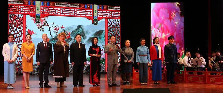 （文化）（1）國家京劇院走進北戴河慰問演出
