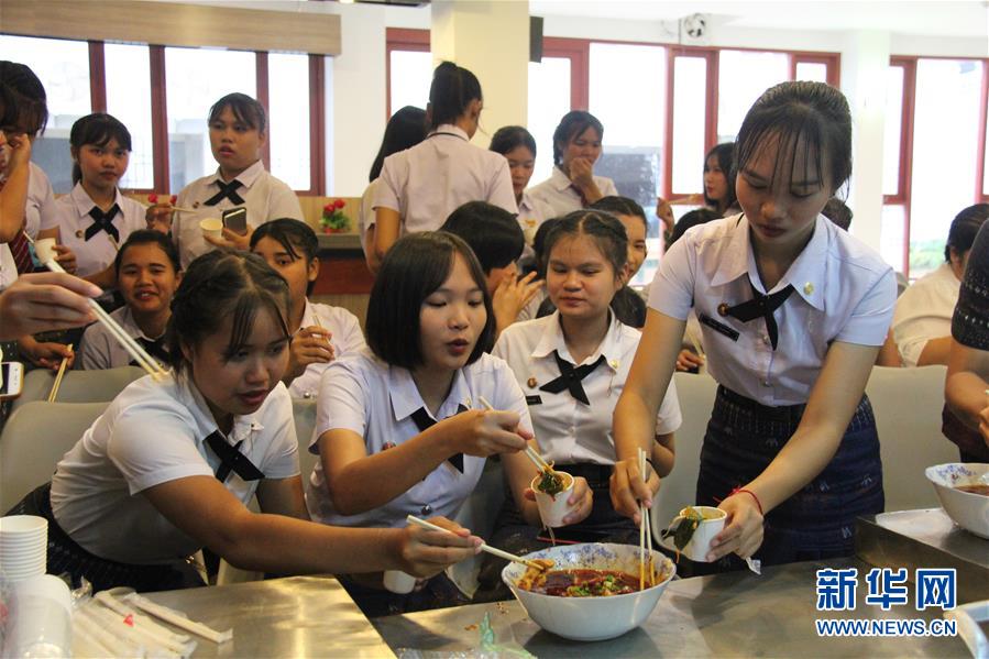 （國際·圖文互動）（1）泰國一孔子學院舉辦“中國廚房”美食文化節
