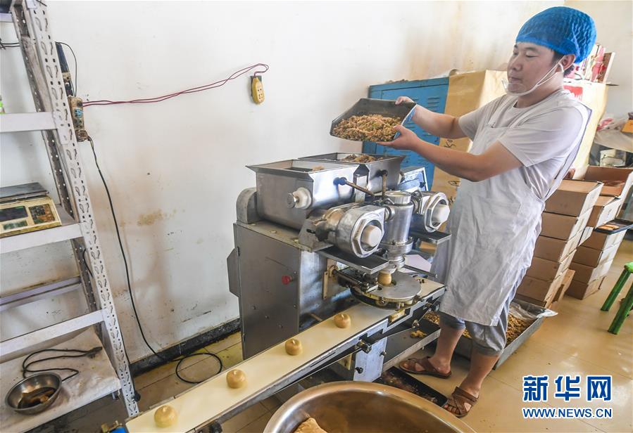 （社會）（3）河北安平：趕制手工月餅迎中秋