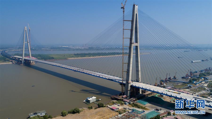 (經濟)(4)“最寬長江大橋”主體工程基本完工