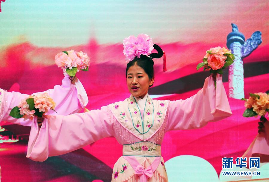 (圖文互動)(2)香港戲劇界舉行聯(lián)歡宴會慶祝新中國成立70周年