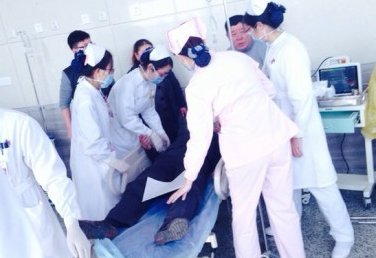 中石化青島輸油管爆炸 網友航班上拍到濃煙(圖)
