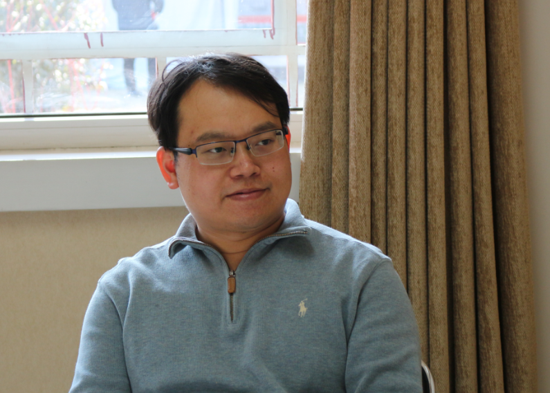 北京大學國家發展研究院黃卓就兩會金融熱點話題接受海外網財經采訪