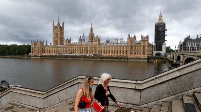 英國單日新增新冠確診病例超2.5萬例