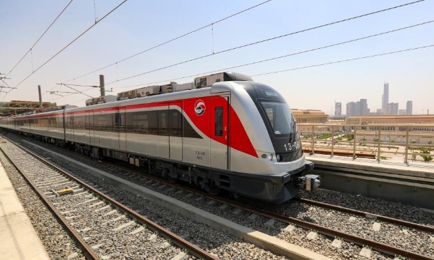 中企承建埃及首條輕軌鐵路通車試運行（高清組圖）