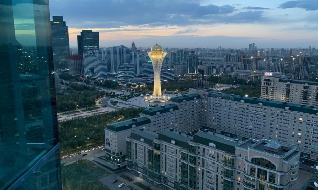 美麗的努爾蘇丹