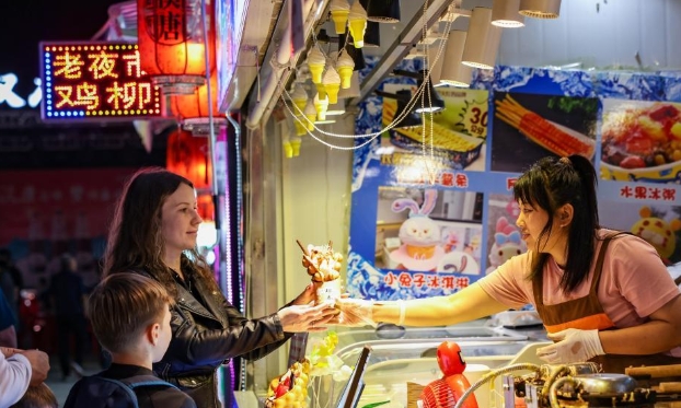 消費(fèi)火 人氣旺——中俄邊境小城盛夏新氣象（高清組圖）