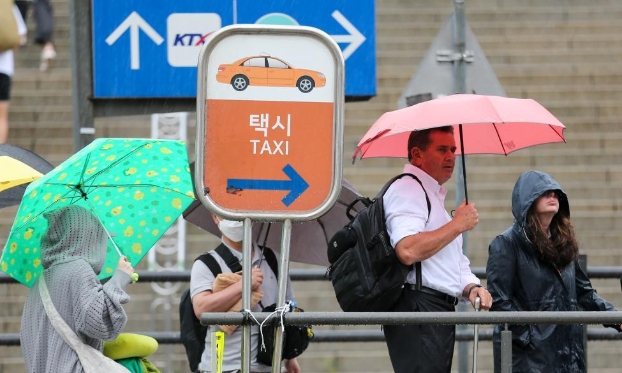 臺風“卡努”來襲 韓國普降暴雨（高清組圖）