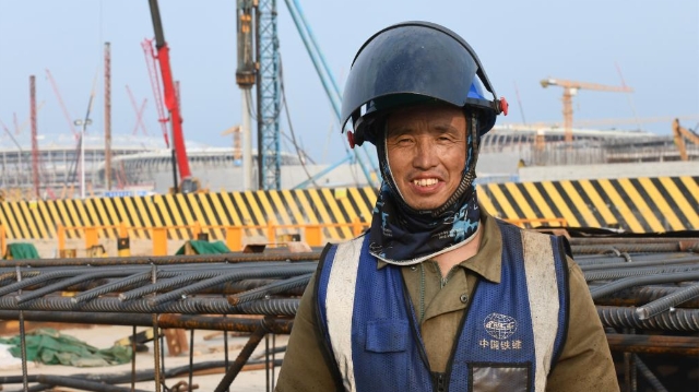 新華全媒+丨我叫建國——仡佬族班長“焊花”筑路