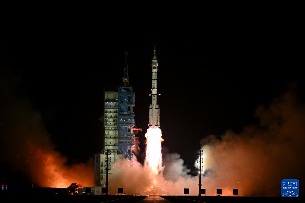 神舟十九號(hào)載人飛船發(fā)射取得圓滿成功 浩瀚太空首次迎來(lái)中國(guó)“90后”訪客