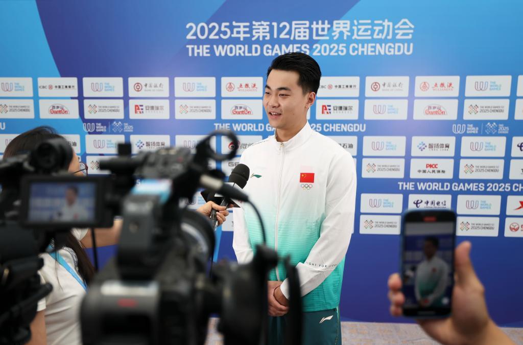 成都世運會 | 中國代表團旗手史經緯：希望展現出中國年輕一代運動員的活力