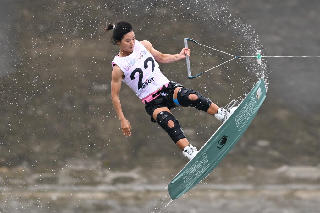 成都世運(yùn)會(huì)︱全天綜合：沐雨綻放，開(kāi)幕式點(diǎn)火手徐露摘金