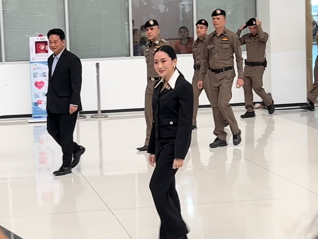 泰國被停職總理佩通坦就是否違憲一案出庭作證