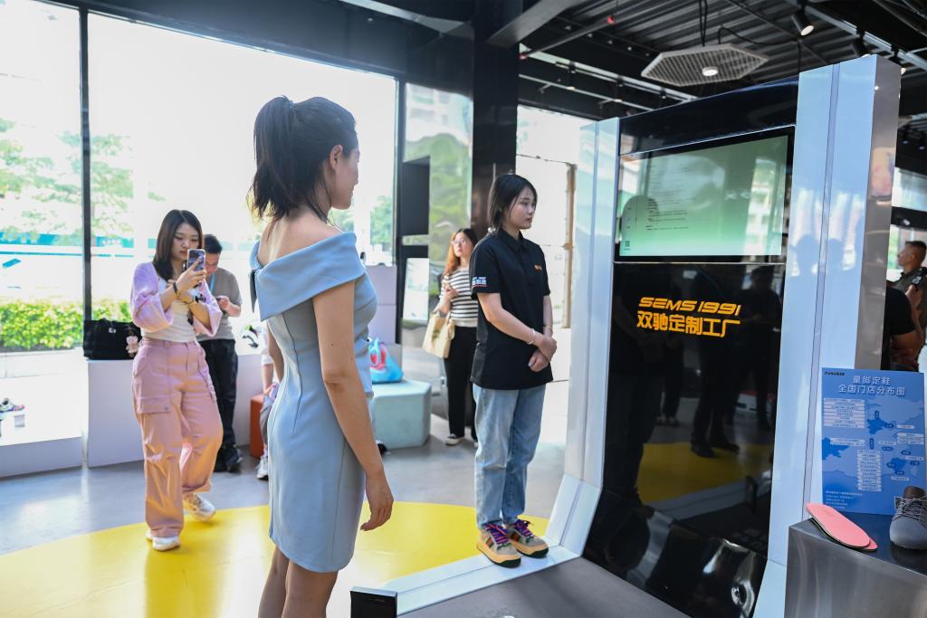 活力中國(guó)調(diào)研行丨向智向新！福建傳統(tǒng)產(chǎn)業(yè)逐新潮