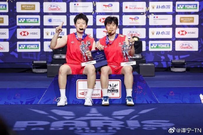 羽球世錦賽，譚寧獲女雙冠軍！