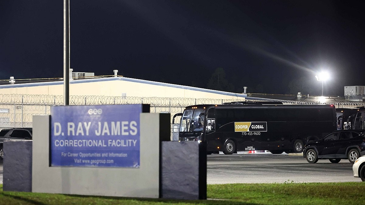 300余名獲釋韓國公民乘包機離美返韓