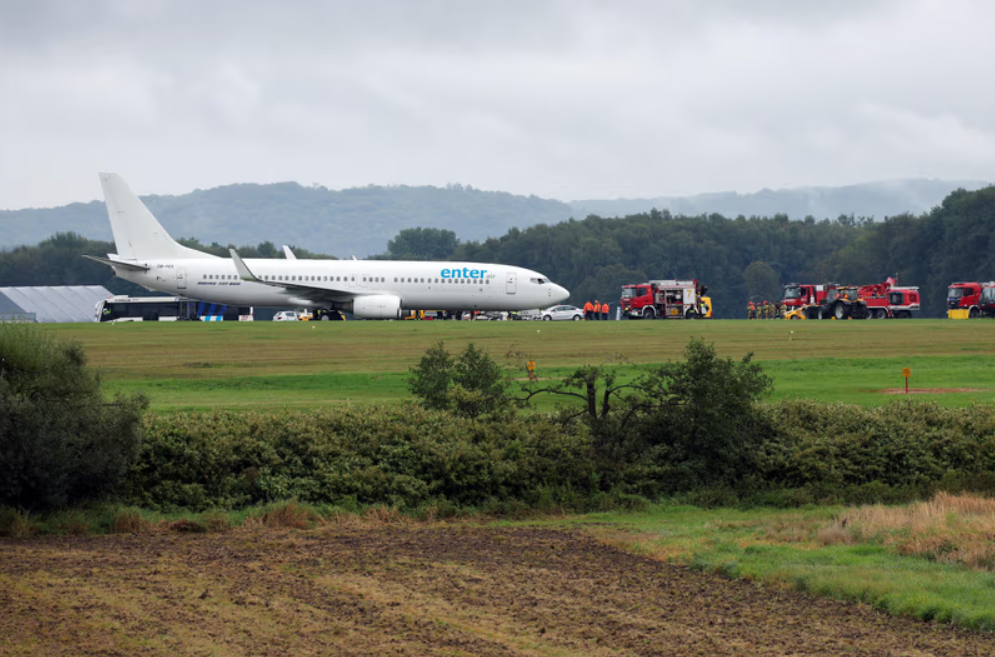遇暴雨 波蘭一客機降落時沖出跑道