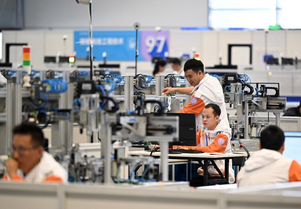 新華視點丨透視第三屆全國技能大賽：技能人才如何向“新”？