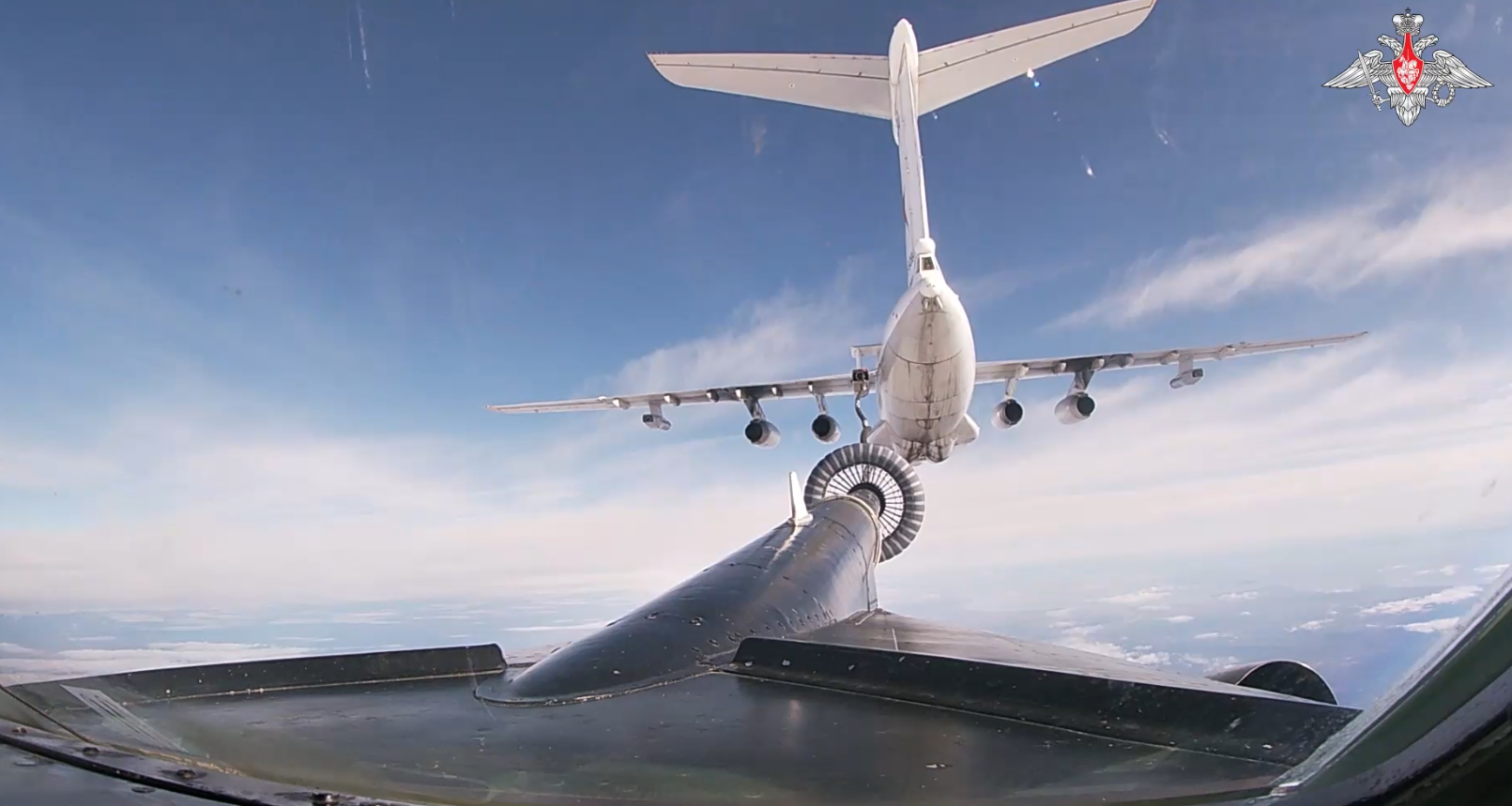 俄戰(zhàn)略轟炸機在巴倫支海和鄂霍次克海中立水域完成計劃性飛行