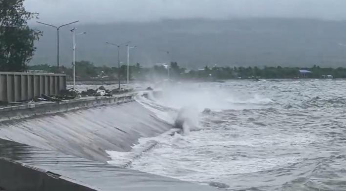 強熱帶風暴“博羅依”致菲律賓43萬人被緊急疏散