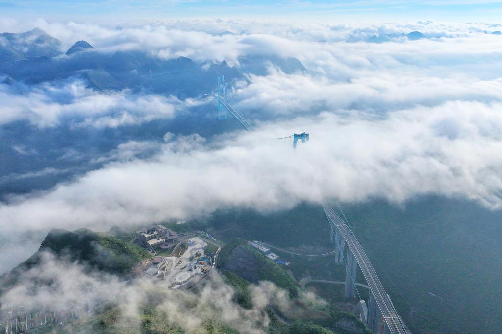 625米高空跨越“地球裂縫”！新的世界第一高橋正式通車
