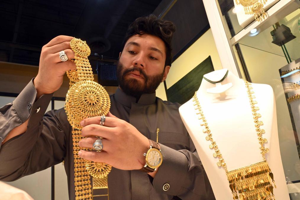 國(guó)際現(xiàn)貨黃金價(jià)格漲破每盎司3800美元