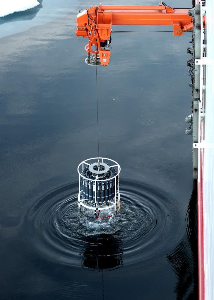 我國科學家在北冰洋陸坡發現深層葉綠素極高值