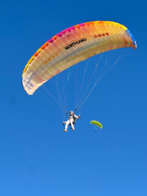 中國選手奪得滑翔傘定點(diǎn)世錦賽團(tuán)體、個(gè)人雙金