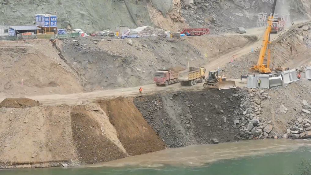 雅礱江流域首次“雙站同日截流” 國家首個水風光一體化基地建設加速推進