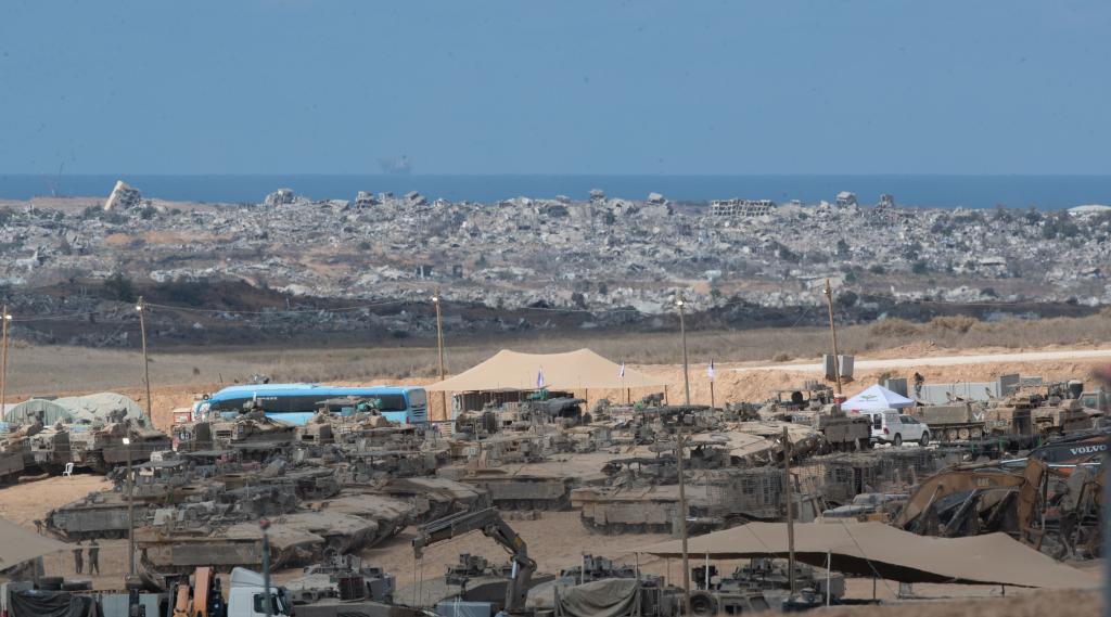 以色列南部靠近加沙地區(qū)解除民防應(yīng)急狀態(tài)  哈馬斯再移交被扣押人員遺體