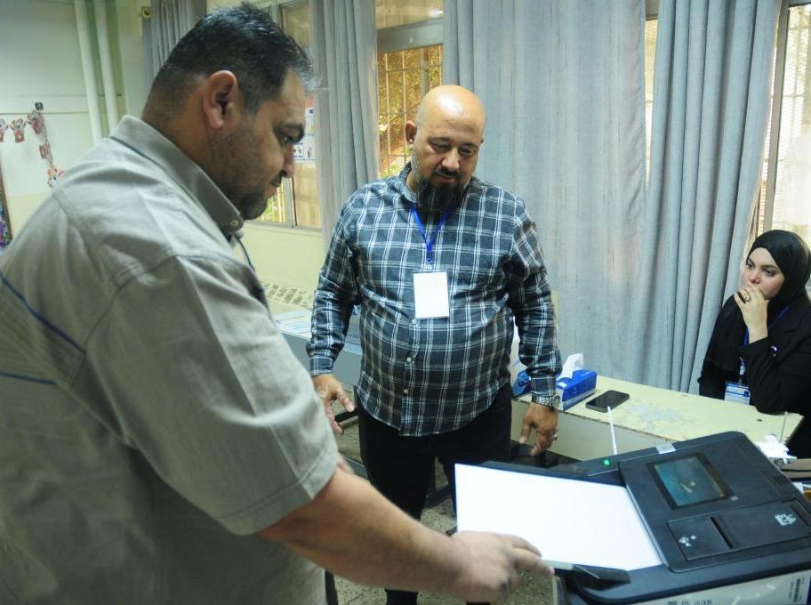 中東戰(zhàn)地手記丨“希望政治僵局不再重演”——伊拉克國民議會(huì)選舉現(xiàn)場(chǎng)見聞